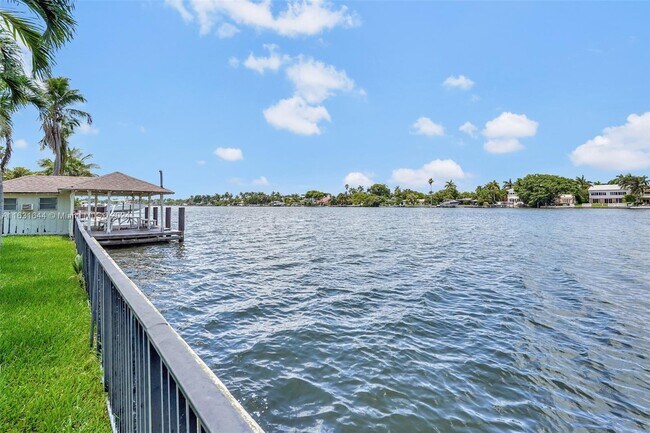 Foto del edificio - 933 S North Lake Dr