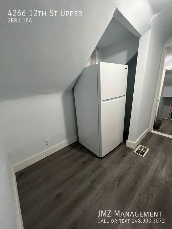 Foto del edificio - 4266 12th St