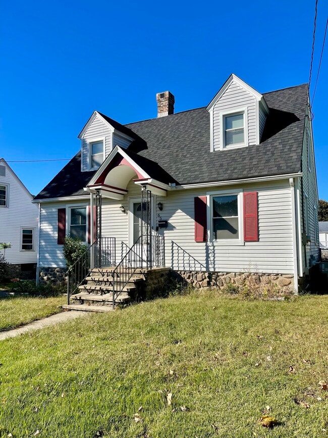 Building Photo - 65 Hinsdale Ave