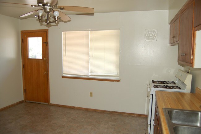 Foto del edificio - 8525 W Mill Rd