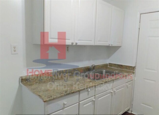Building Photo - 403 S Randolph St