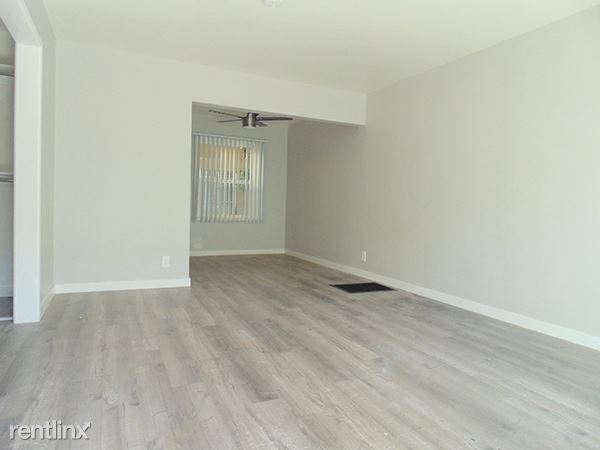 Primary Photo - 2076 Magnolia Ave