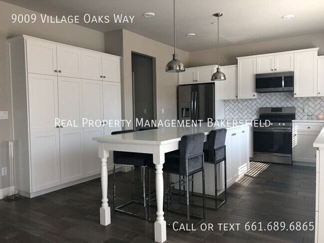 Foto del edificio - 9009 Village Oaks Way
