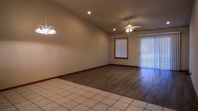 Building Photo - 1704 Coventry Ct