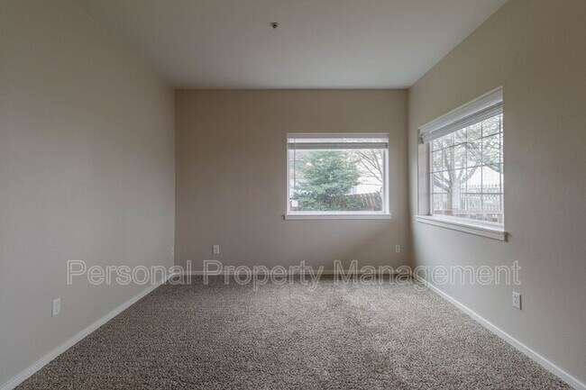 Building Photo - 118 S Main Ave