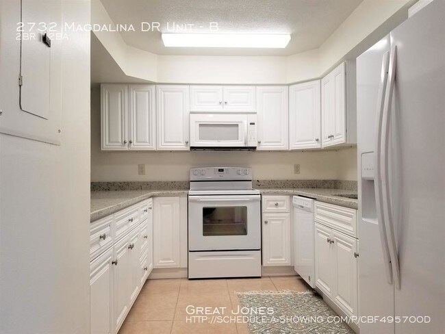 Building Photo - JUST REDUCED!!!  Awesome 2/2 Waterfront condo