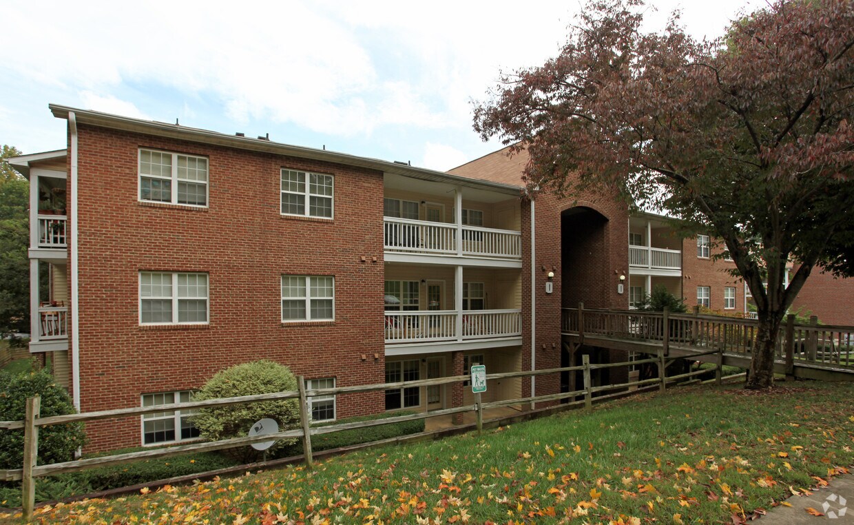 Cardinal Apartments 6400 Old Oak Ridge Rd Greensboro, NC Apartments