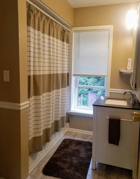 Building Photo - 231 N Elm St