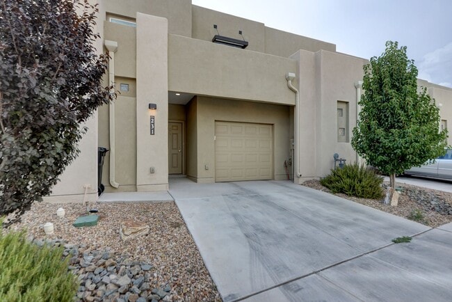 Building Photo - Amazing Modern 4 Bedroom in North Valley A...