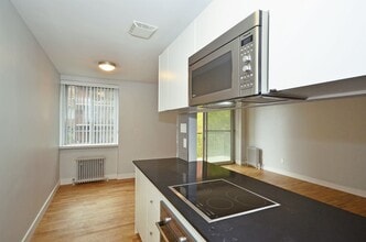 Building Photo - 501 Kingston Rd