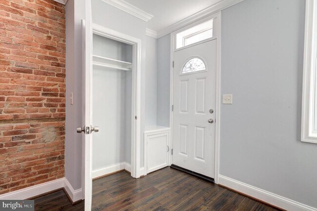 Building Photo - 3339 Paine St