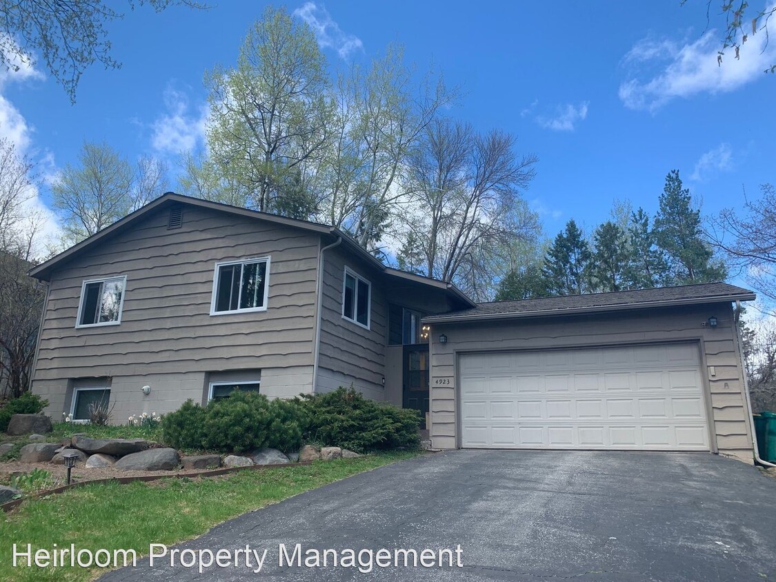 Foto principal - 4 br, 2 bath House - 4923 Ivanhoe Street