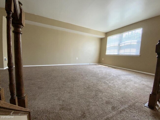 Foto del edificio - 38 Laurence Brooke Rd