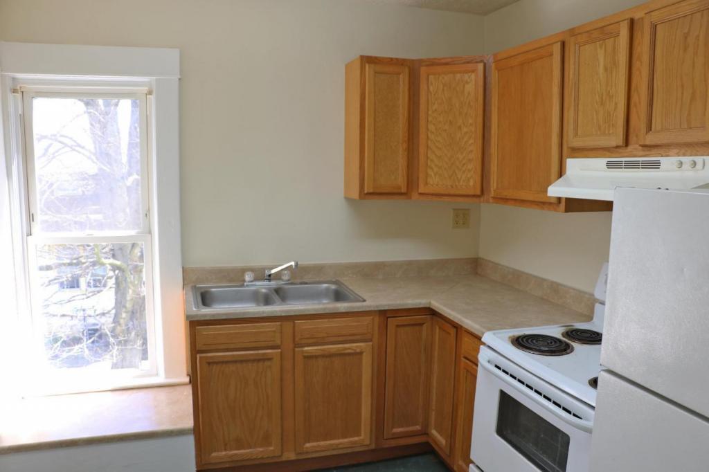 Primary Photo - 511 Coshocton Rd Up