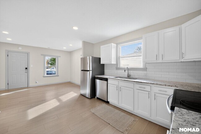 Foto del edificio - 4325 S Cherokee St