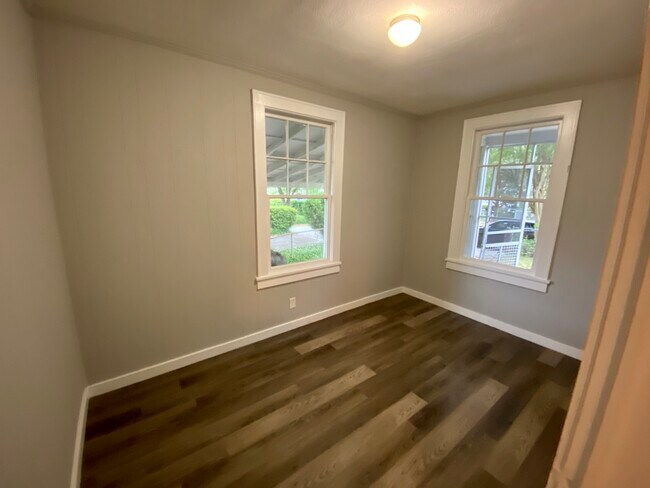 Foto del edificio - 2310 Aintree Ave