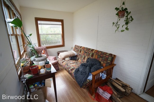 Building Photo - 1009 Vilas Ave