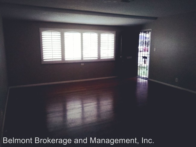 Building Photo - 5527 Oliva Ave
