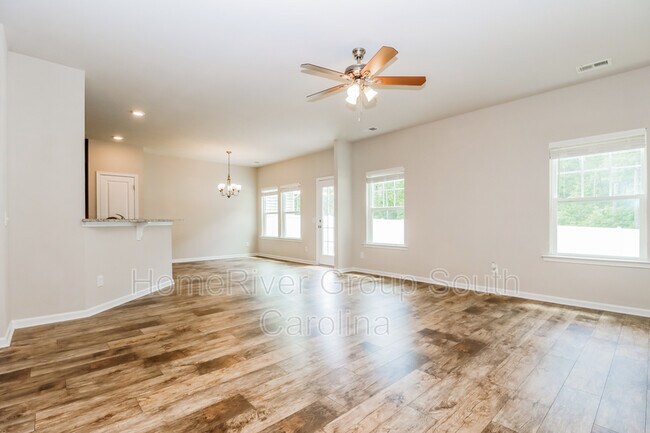 Building Photo - 224 Sugarberry Ln
