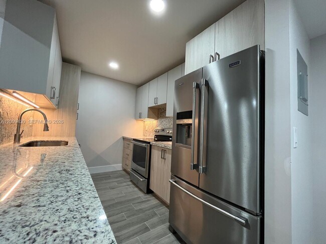 Foto del edificio - 8425 NW 8th St