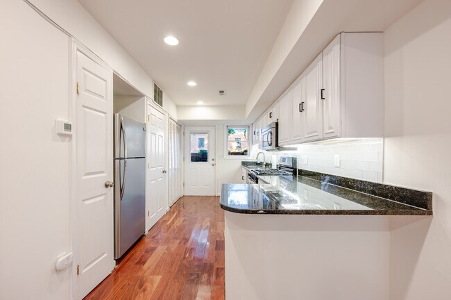 Foto del edificio - 708 19th St NE