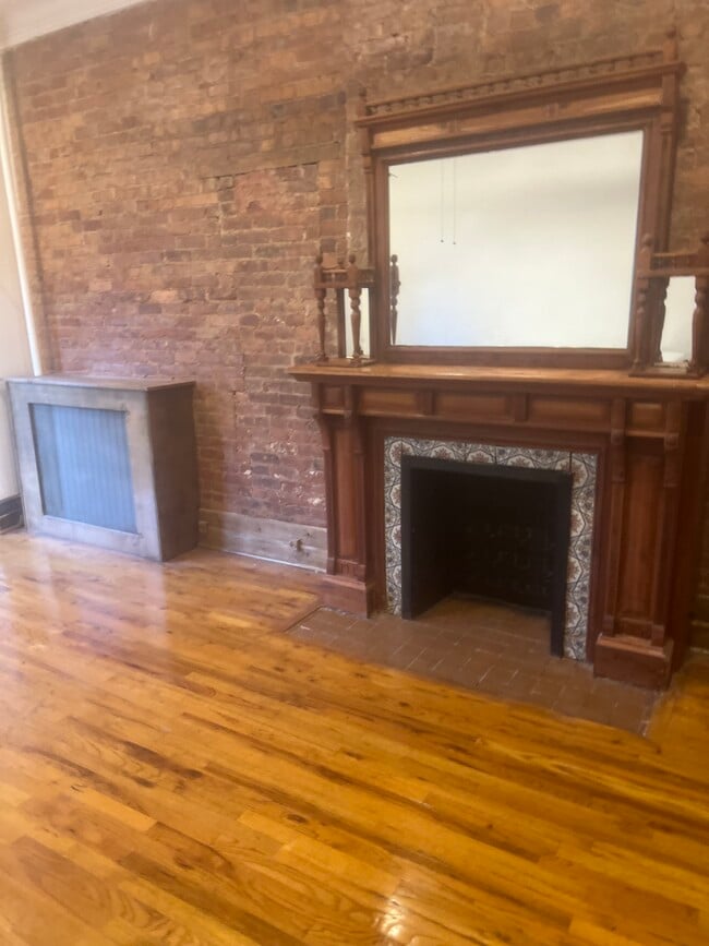 Building Photo - 367 W 123rd St