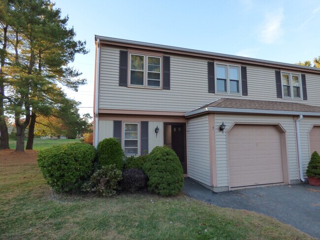 Foto del edificio - 7 Butternut Ln