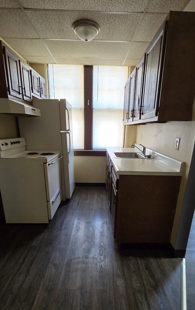 191 N Prairie St Unit 10, Galesburg, IL 61401 Apartments in Galesburg