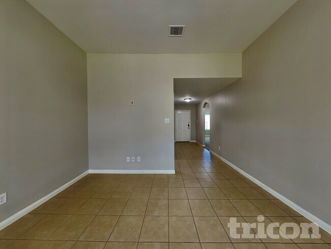 Building Photo - 336 Comanche Plains Rd