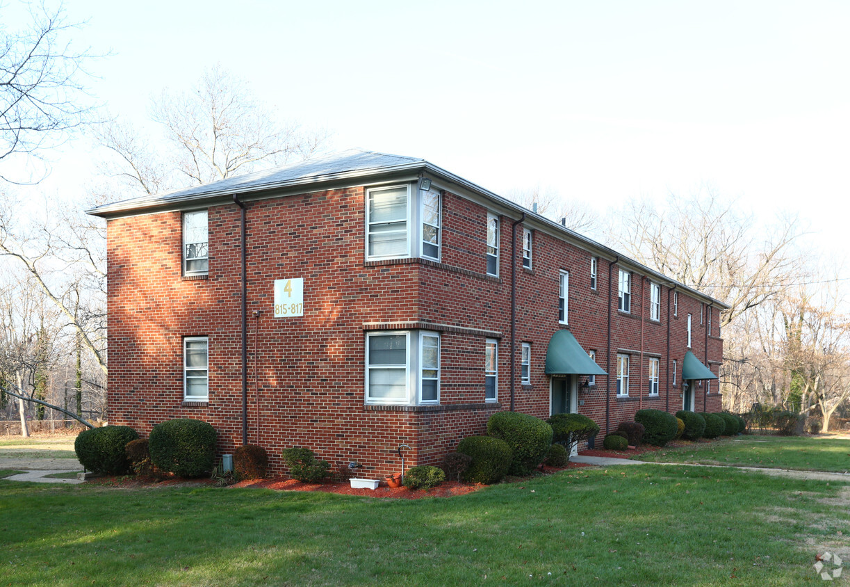 Primary Photo - Cedar Lane Manor Apartments