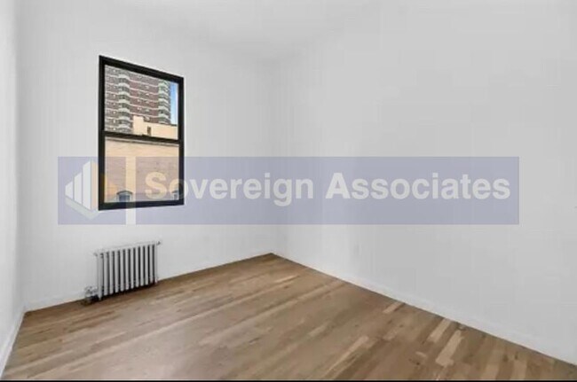 Foto del edificio - 244 West 64th Street