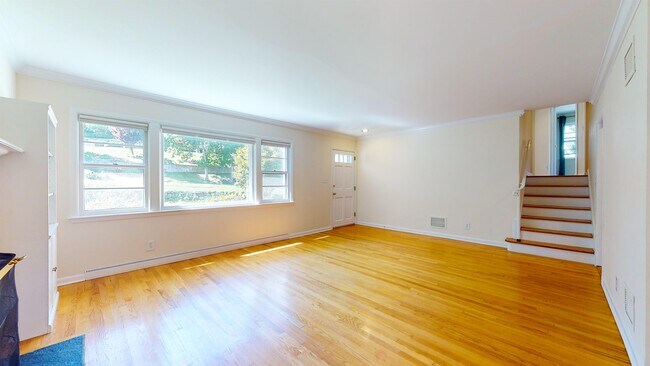 Foto del edificio - 55 Hillside Dr
