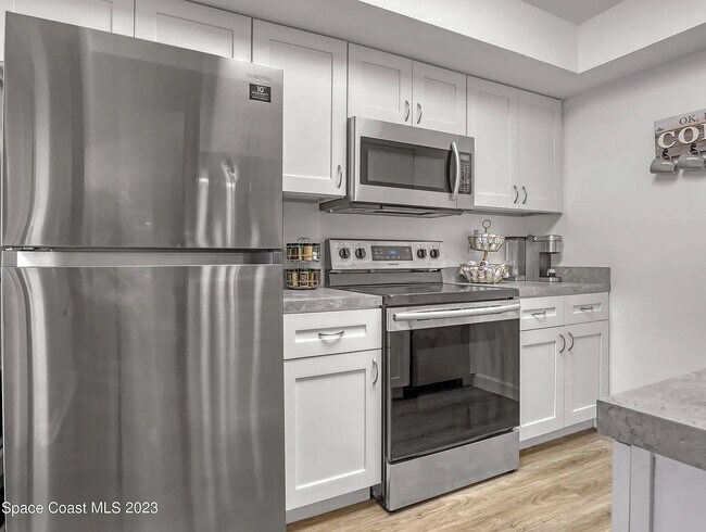 Building Photo - 730 Ridge Club Dr