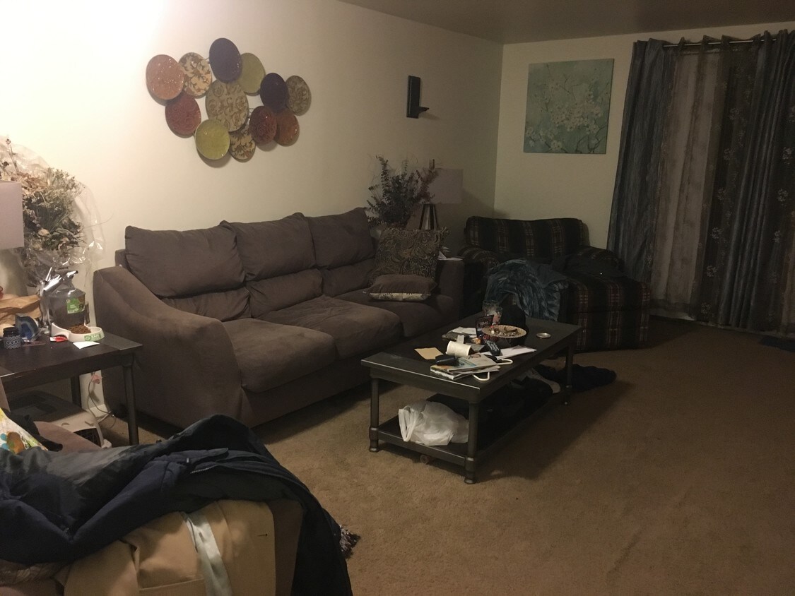 17 Ponderosa Dr, Syracuse, NY 13215 Townhome Rentals in Syracuse NY