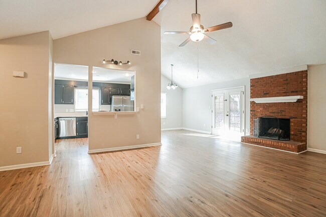 Foto del edificio - 7317 Rockwood Forest Ln