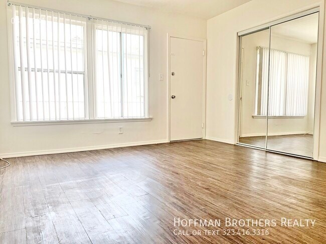 Building Photo - 1210 N Berendo St