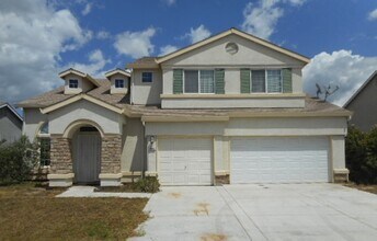 Building Photo - 13582 San Clemente Ave