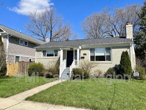 Building Photo - 5005 Druid Dr