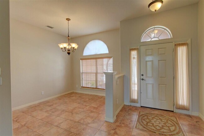 Building Photo - 1185 Dromin Ln