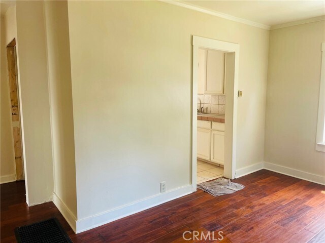 Building Photo - 820 S Grevillea Ave