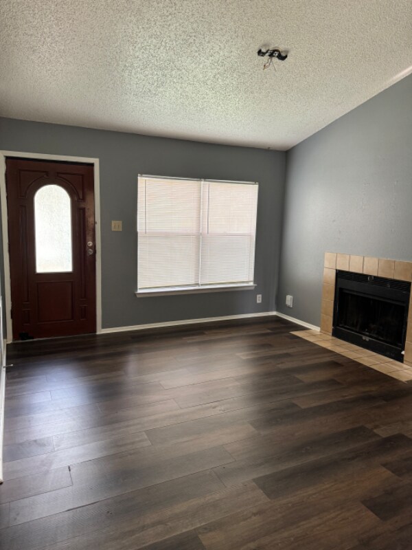 Building Photo - 6227 Valley King