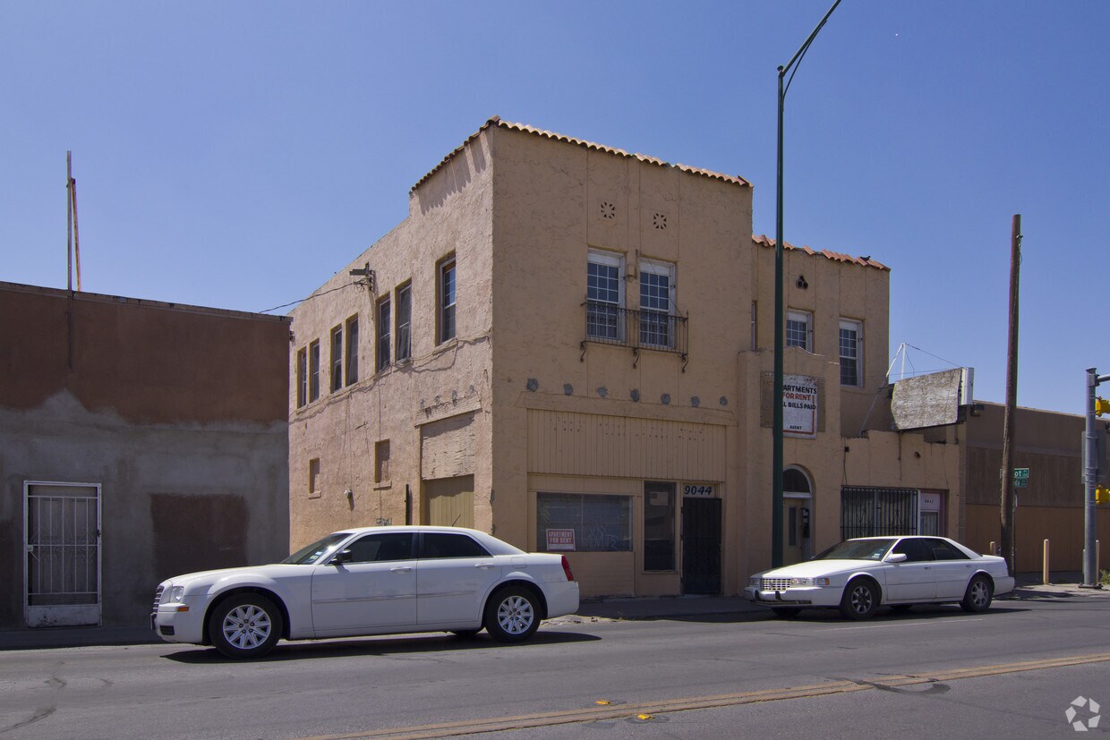Primary Photo - 9044 Alameda Ave