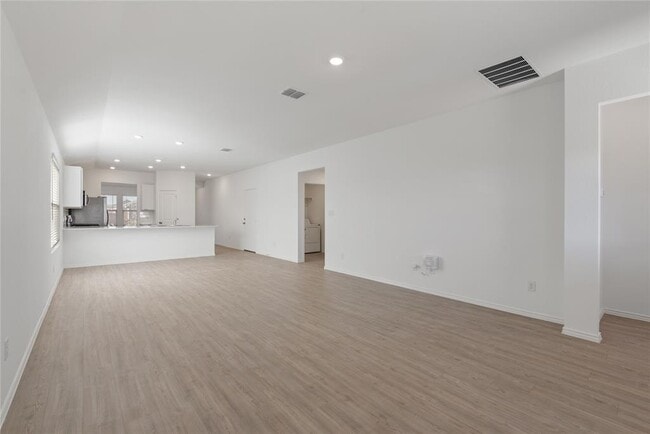 Building Photo - 153 Sormonne Lp