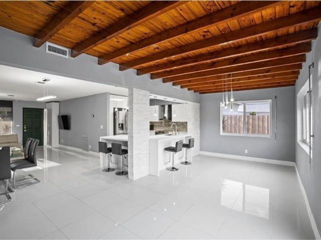 Foto del edificio - 1905 N 45th Ave