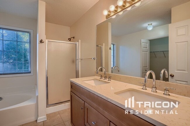 Foto del edificio - 4006 Cinnamon Fern Ln