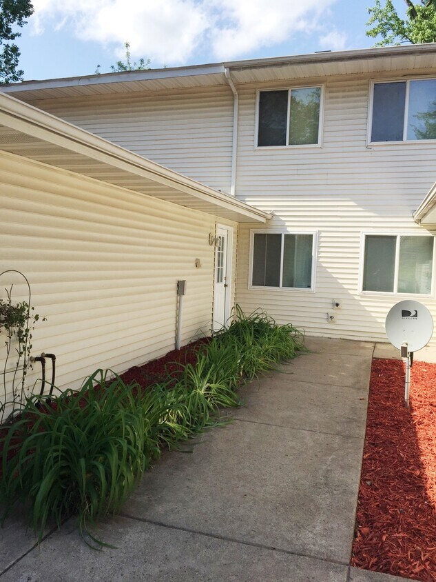 Foto principal - 535 6th St N