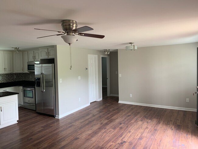 Building Photo - 15210 Hus McGinnis Rd