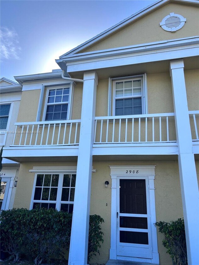 Foto principal - 2908 Edgehill Ln