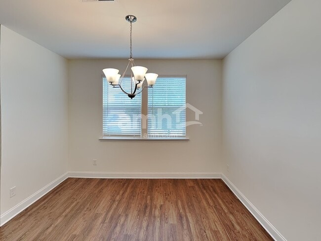 Building Photo - 427 Catawba St