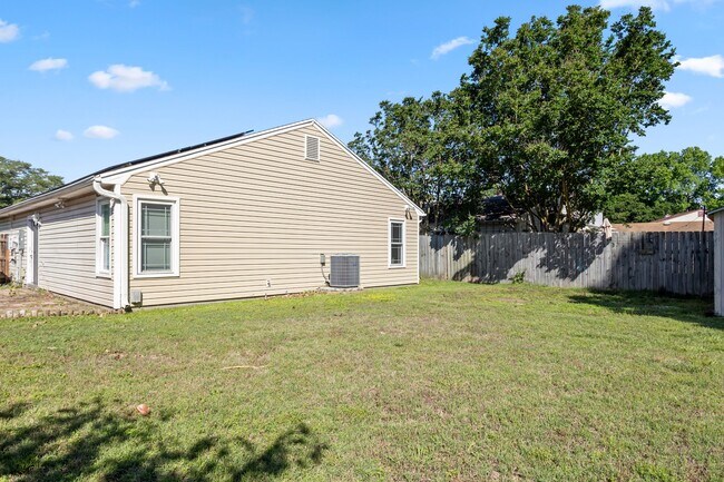 Foto del edificio - 920 White Oak Ct N
